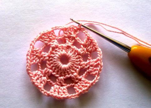 Knitting a white hat for summer!