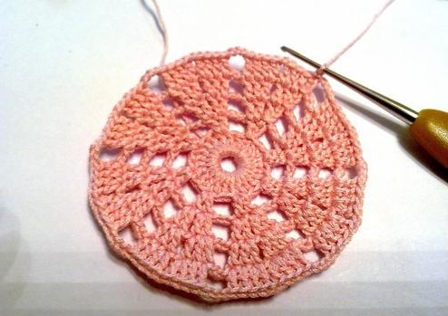 Knitting a white hat for summer!