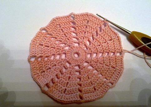 Knitting a white hat for summer!
