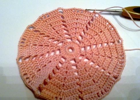 Knitting a white hat for summer!