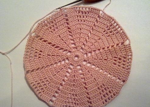 Knitting a white hat for summer!