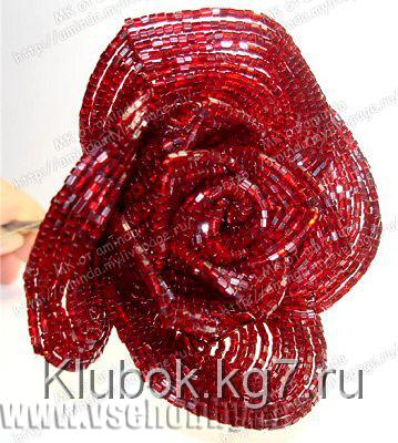 приматываем лепестки 4 круга бисерной розы ручной работы к стеблю приматываем лепестки 4 круга бисерной розы ручной работы к стеблю