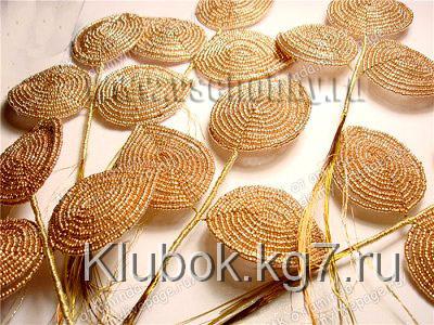 собираем бисерную веточку листьев для розы ручной работы собираем бисерную веточку листьев для розы ручной работы