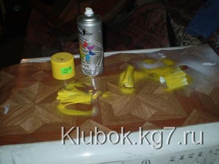 Кувшинки из пластиковых бутылок