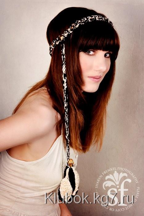 Пернатый головной убор в Черном и крем Искра Хлопок