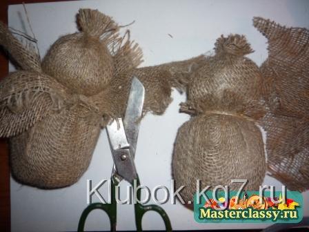 Пара домовых в корзинке своими руками