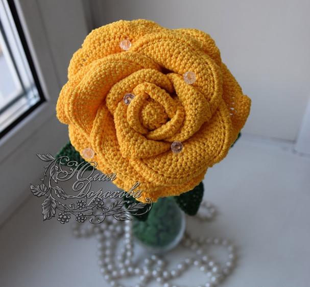 Красивые объемные розы крючком