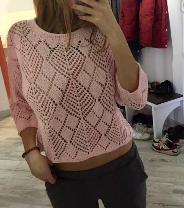 На данном изображении может находиться: один или несколько человек, люди стоят и телефон