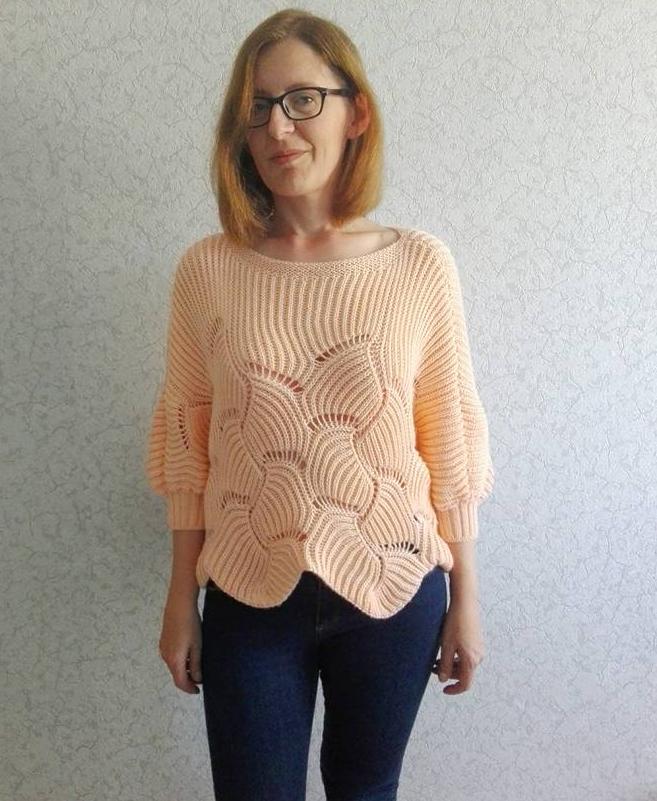 На данном изображении может находиться: 1 человек, стоит