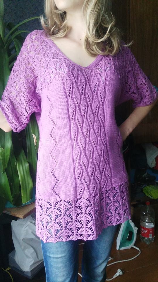 На данном изображении может находиться: один или несколько человек