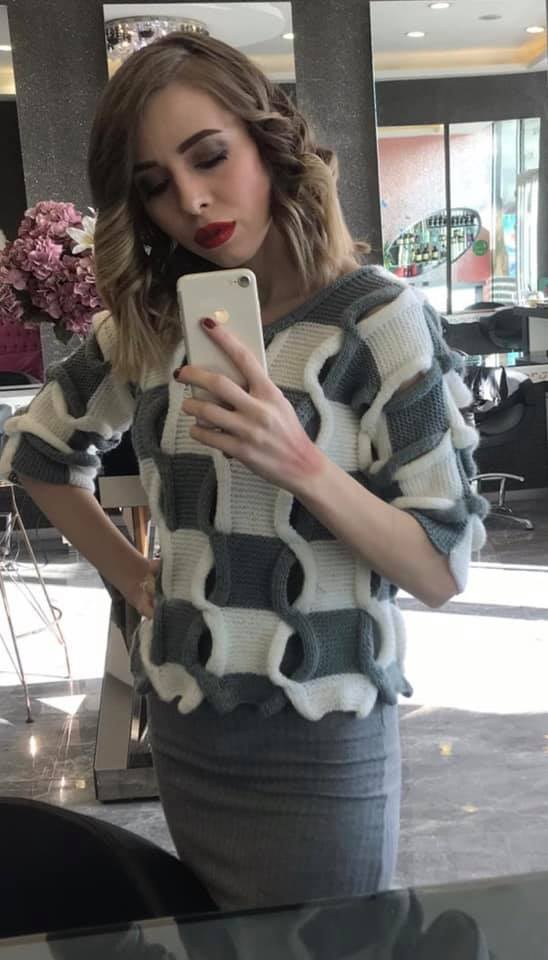 На изображении может находиться: 1 человек, стоит