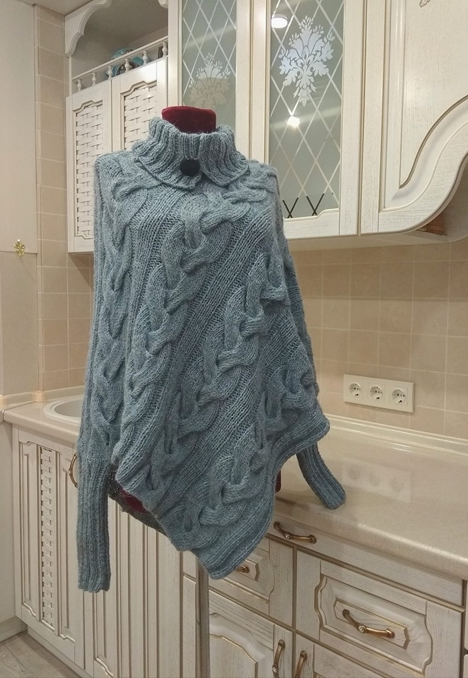 На изображении может находиться: люди стоят