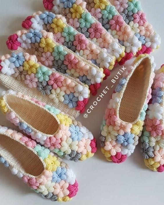 На изображении может находиться: обувь