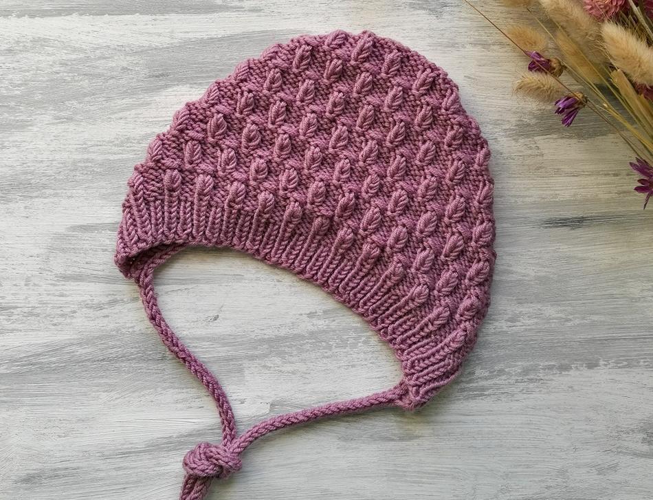 На изображении может находиться: шляпа