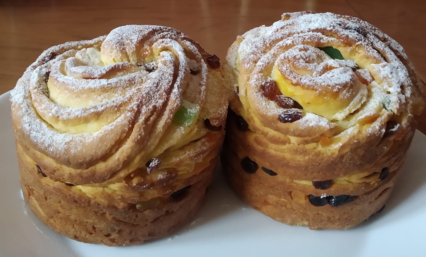 Возможно, это изображение (десерт и в помещении)