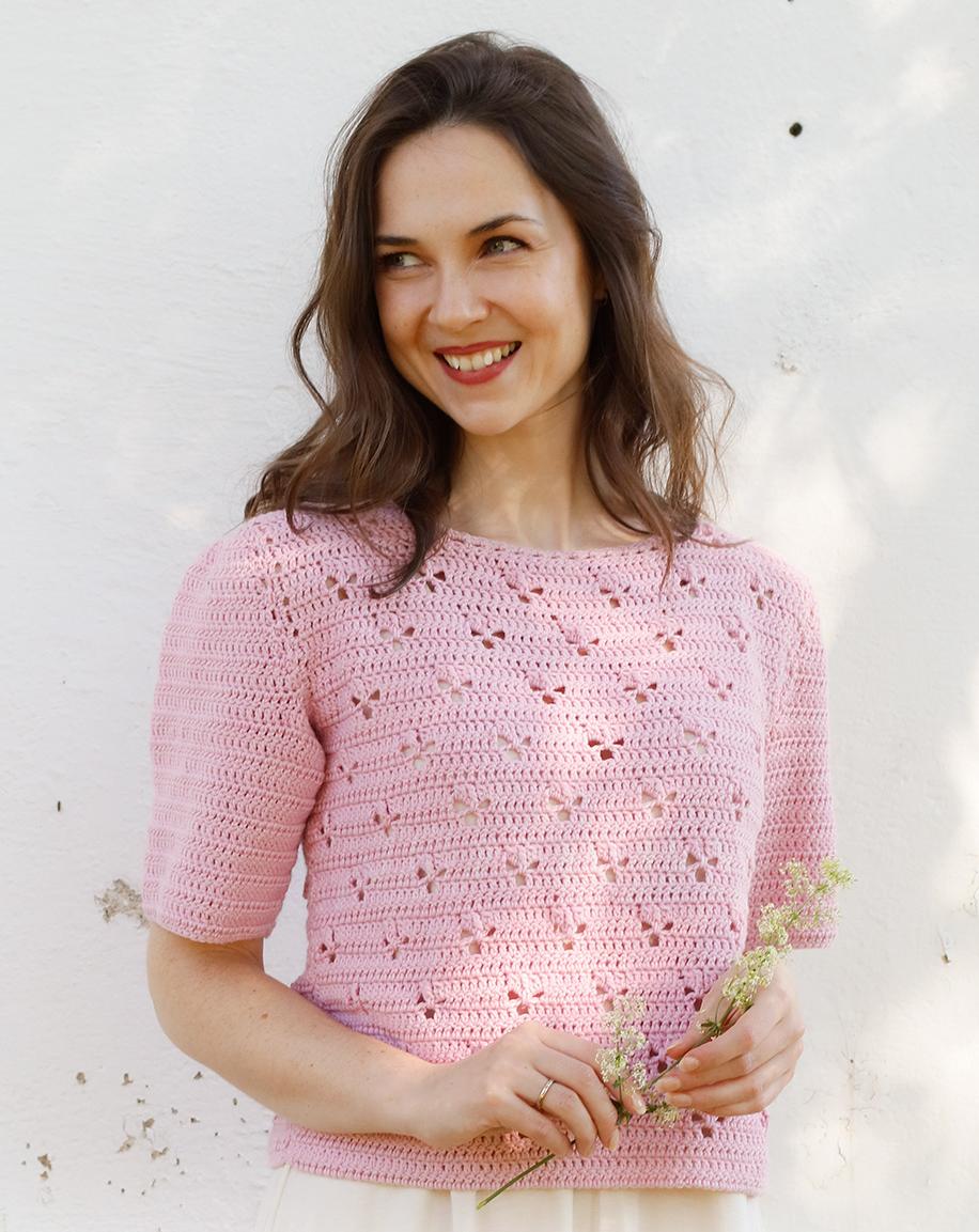 Hortense Top / DROPS 232-36 - Crocheted short-sleeve sweater in DROPS Cotton Merino. The piece is worked bottom up with lace pattern. Sizes S - XXXL.