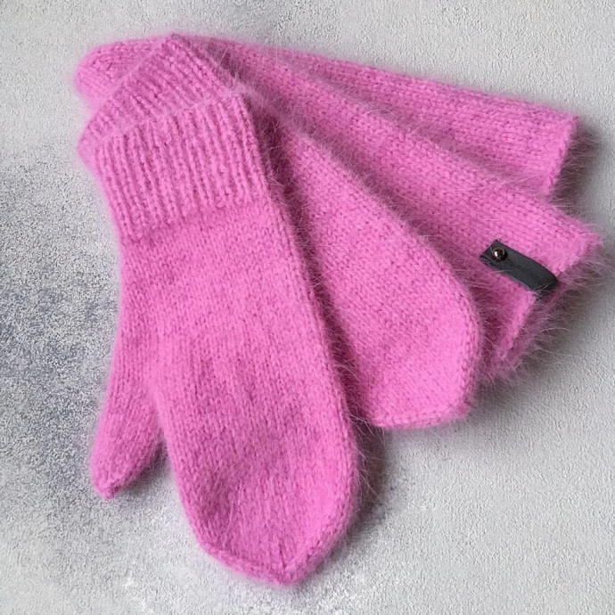 Уютные норковые варежки спицами Уютные норковые варежки спицами