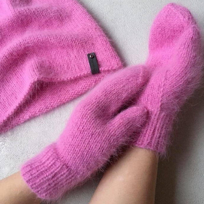 Уютные норковые варежки спицами Уютные норковые варежки спицами