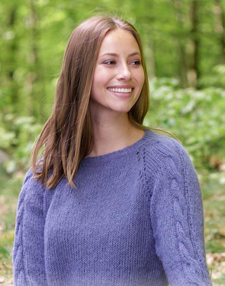 After the Rain / DROPS 181-19 - Knitted jumper with raglan, vent in the sides and cables on sleeves, knitted top down. Size: S - XXXL
Piece is knitted in DROPS Brushed Alpaca Silk.