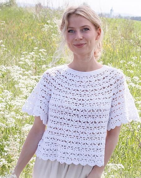 Wind Song / DROPS 232-19 - Crocheted top in DROPS Muskat. Piece is crocheted top down with round yoke and lace pattern. Size: S - XXXL