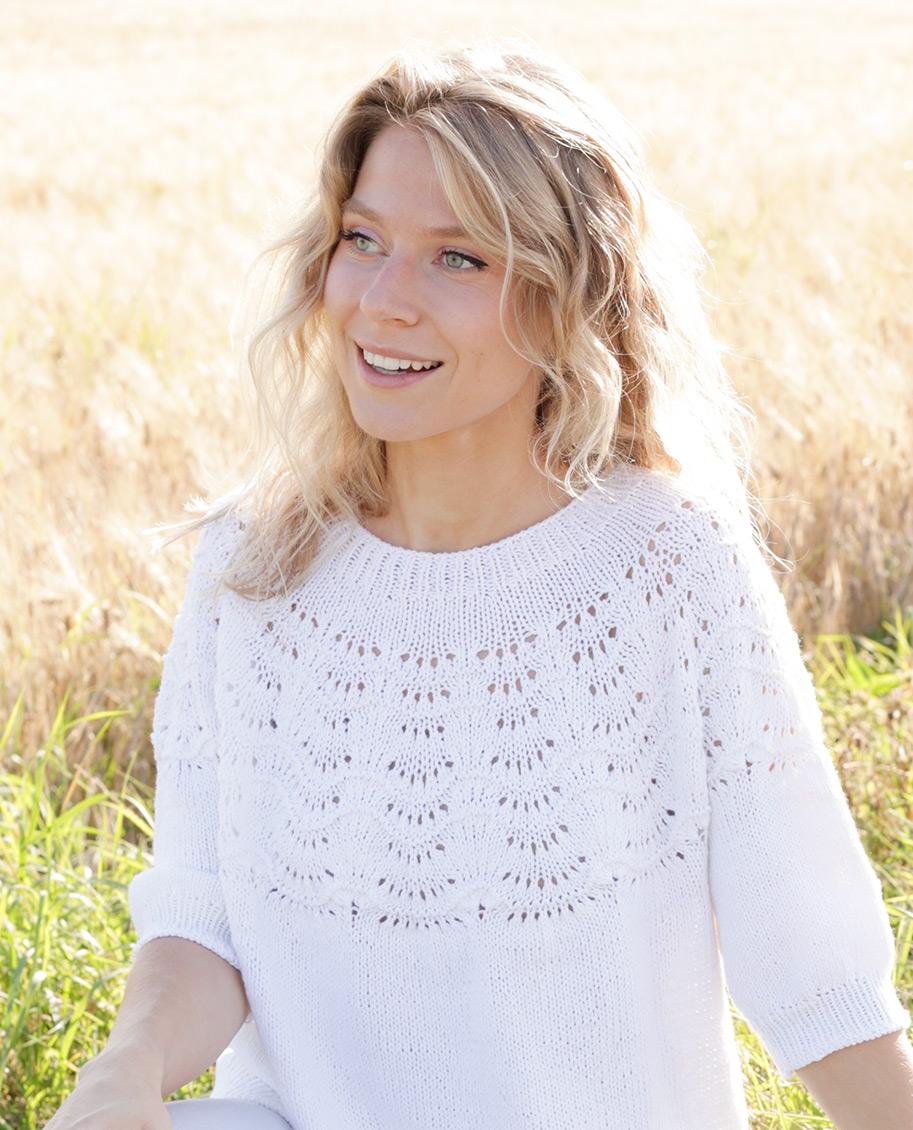 Peace Dove / DROPS 249-21 - Knitted jumper with ¾ sleeves in DROPS Belle or DROPS Cotton Light. Piece is knitted top down with round yoke and wave pattern on yoke. Size: S - XXXL