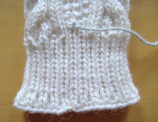 Я влюбилась этот белоснежный пуловер с мехом. Вязать сложно, удержаться не возможно