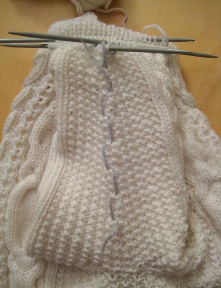 Я влюбилась этот белоснежный пуловер с мехом. Вязать сложно, удержаться не возможно