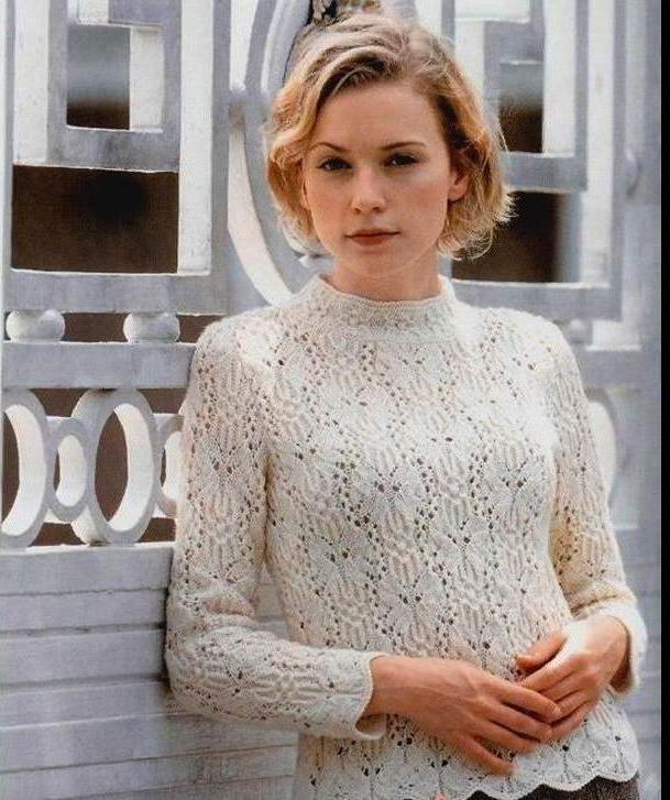 Белый джемпер с узором