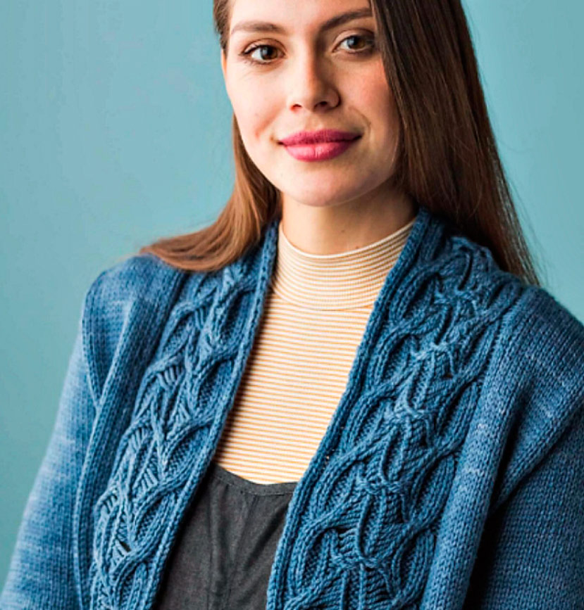 Женский вязаный жакет