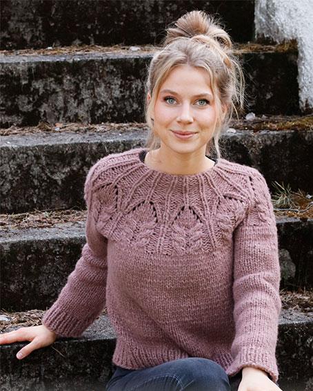 Harvest Queen / DROPS 218-1 - Knitted sweater in 2 strands DROPS Air or 1 strand Snow. The piece is worked top down with round yoke, lace pattern and cables. Sizes XS - XXL.