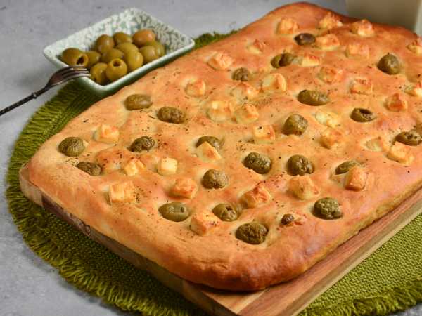 Фокачча с сыром и оливками