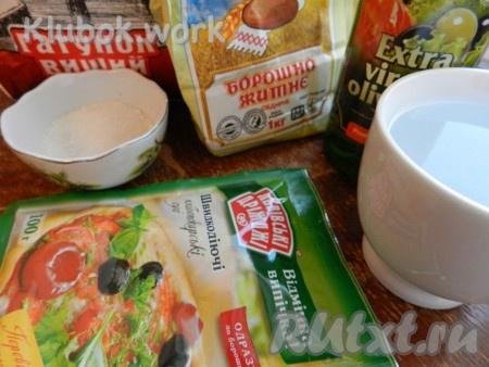 Ингредиенты для приготовления ржаного хлеба в хлебопечке