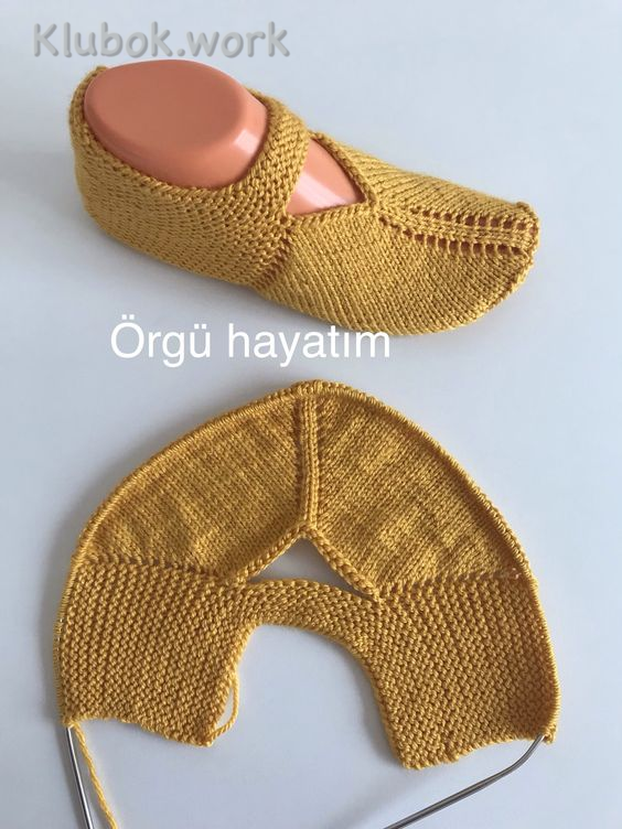 На изображении может находиться: обувь