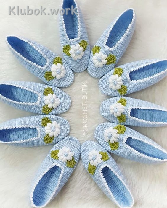 На изображении может находиться: обувь