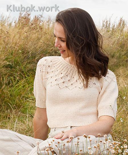 Swing by Spring Top / DROPS 222-32 - Knitted sweater in DROPS Belle. Piece is knitted top down with round yoke, lace pattern, leaf pattern and short balloon sleeves. Size: S - XXXL