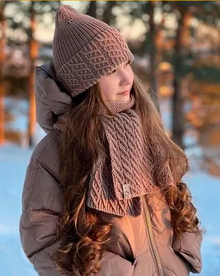 Шaпочка и шаpф спицами Шaпочка и шаpф спицами