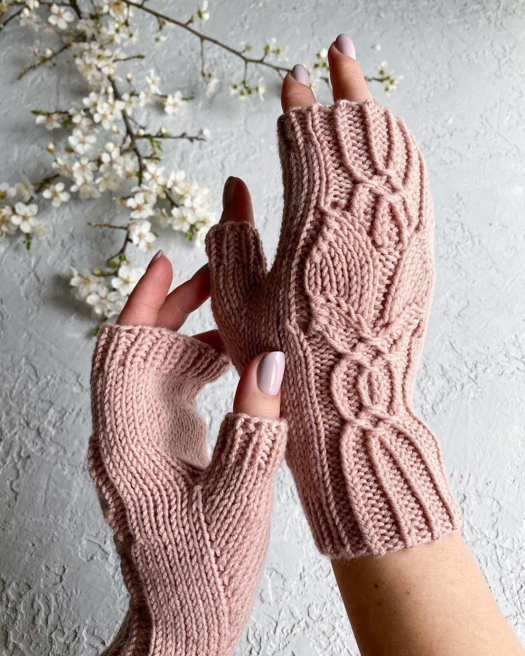 Вязаные митенки Вязаные митенки