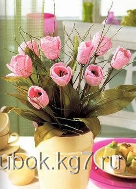 Розовые тюльпаны вязаные крючком.