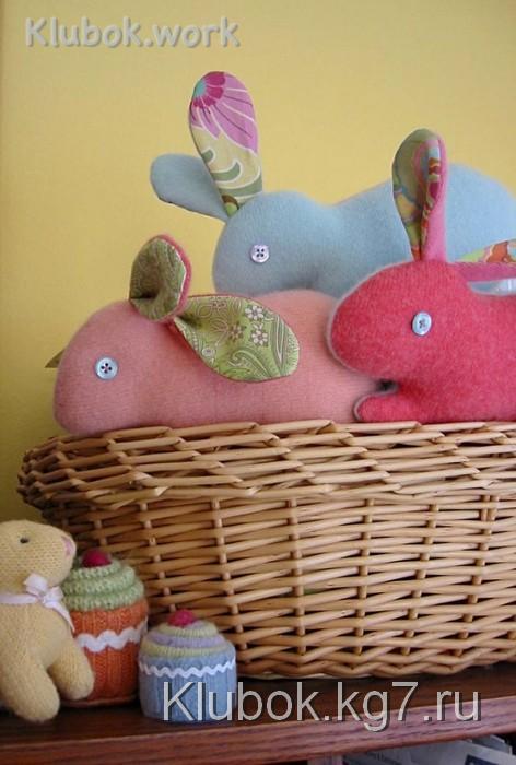 Шьем пасхальных кроликов из старой одежды. Шитье и валяние Шьем пасхальных кроликов из старой одежды. Шитье и валяние