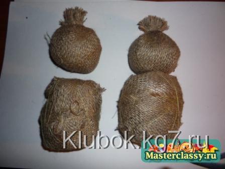 Пара домовых в корзинке своими руками