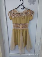 Золотое платье для девочки комбинированного типа (крючок+ткань)