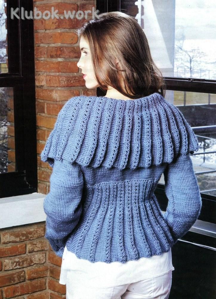 Приталенный жакет с объемным воротником. Приталенный жакет с объемным воротником.